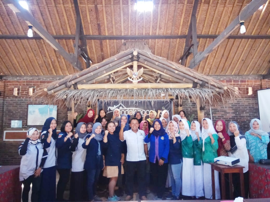 Karang Taruna dan Pelajar Kota Semarang Kunjungi Pabrik Roti Aldila Kendal