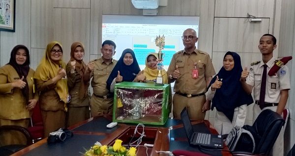 Kadisdik Provinsi Riau Saksikan Peragaan Alat Penjernih Udara, Hasil Karya Siswa SMK Negeri Pertanian Riau 