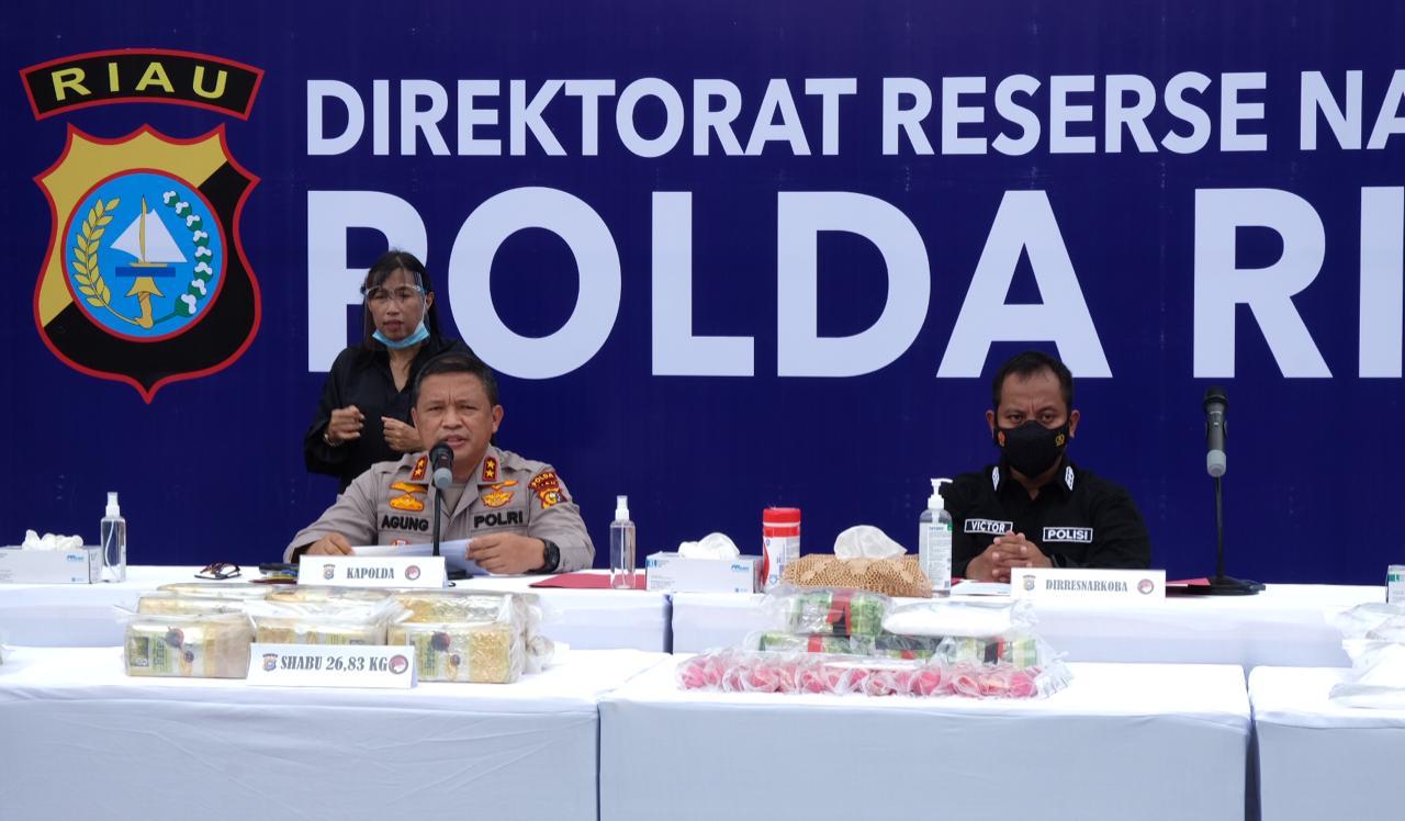 Ungkap Tiga Jaringan Narkotika Jenis Sabu Dengan BB 24,4 Kg, 6 Pelaku Dibekuk. Kapolda Riau: Ajak Masyarakat Miliki Kesamaan Untuk Memberantas Narkoba