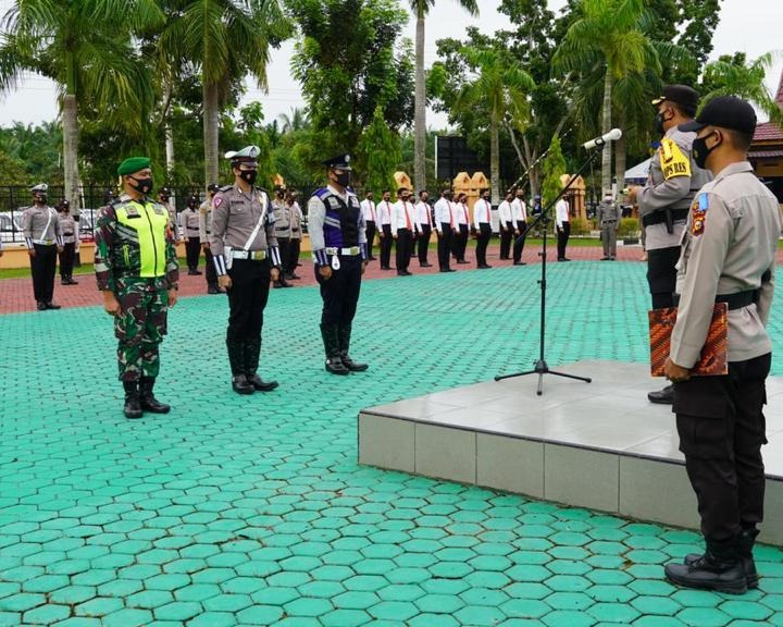 Kapolres Siak Pimpin Apel Gelar Pasukan Dalam Rangka Operasi Keselamatan Lancang Kuning 2021