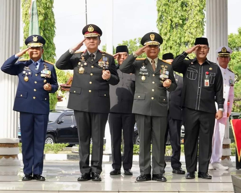 Jelang HUT TNI Ke-79, Danrem 031/WB Ziarah Nasional di TMP Kusuma Dharma