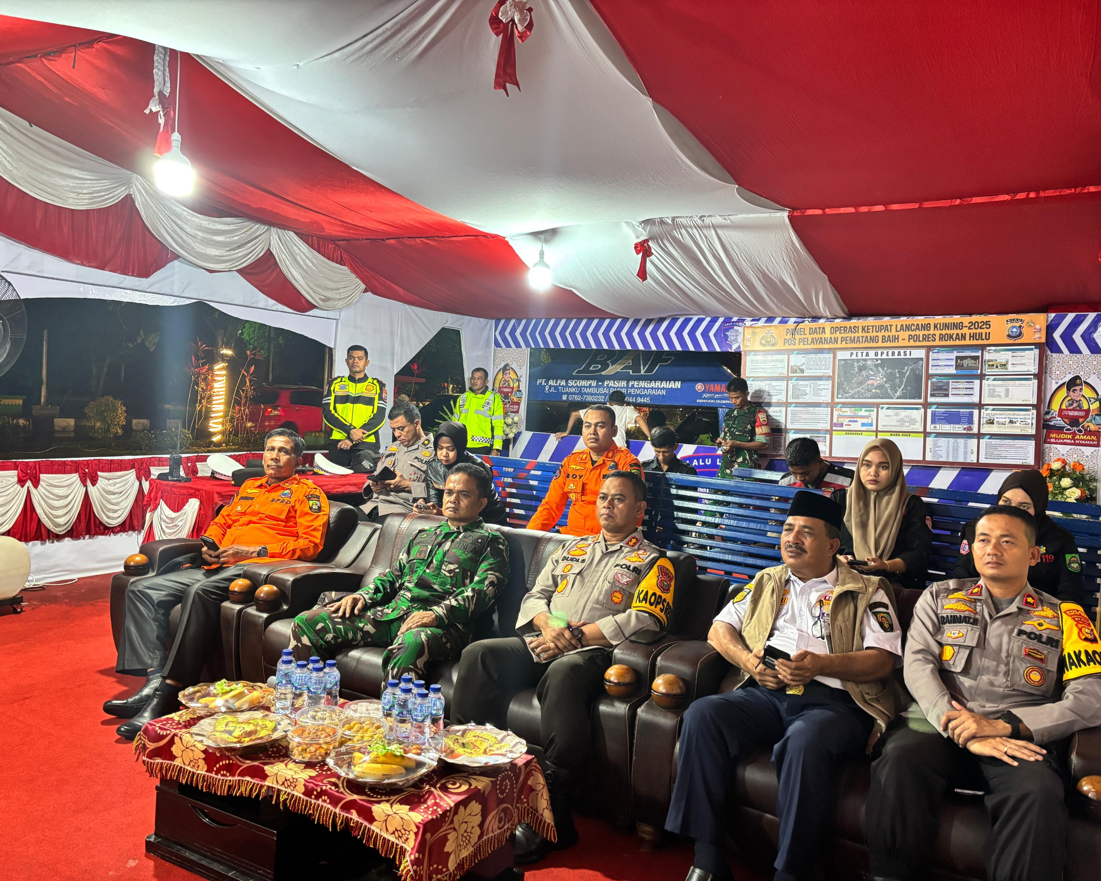 Kapolres Rokan Hulu Mengikuti Vicon Bersama Kapolri Dan Panglima TNI Dalam Pemantauan Sitkamtibmas Malam Takbiran