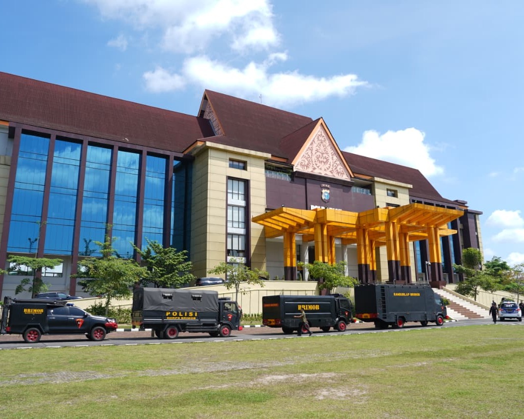 Polda Riau Kirim Ratusan Personel BKO Ke Sumatera Barat, Kapolda: Kemanusiaan Melampaui Batas Yuridiksi