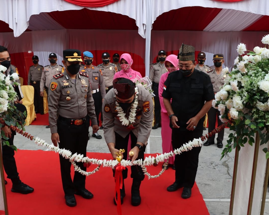 Lakukan Kunker, Kapolresta Pekanbaru Resmikan Ruang Pelayanan Publik Terpadu Polsek Lima Puluh