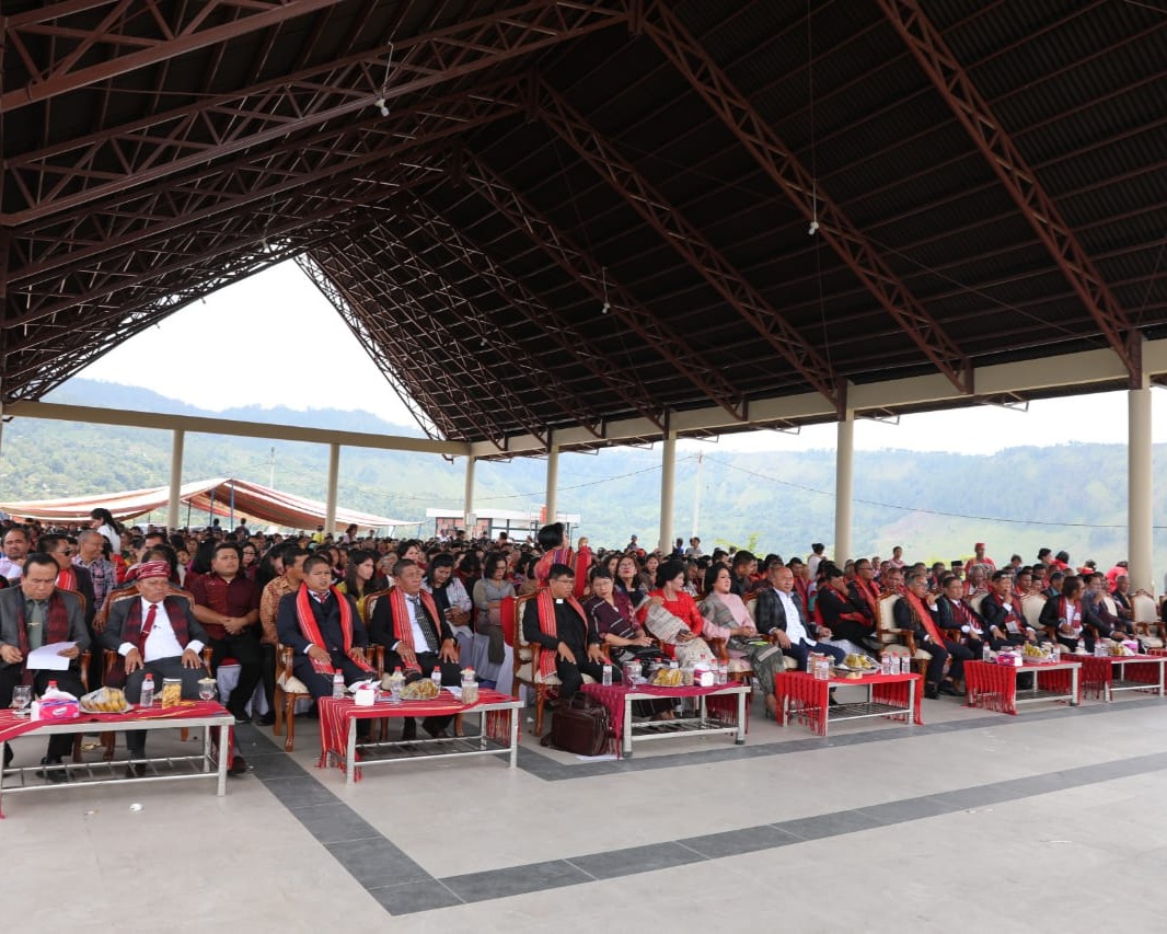 Bupati Nikson Nababan Hadiri Syukuran Toga Aritonang Kabupaten Tapanuli Utara Tahun 2023