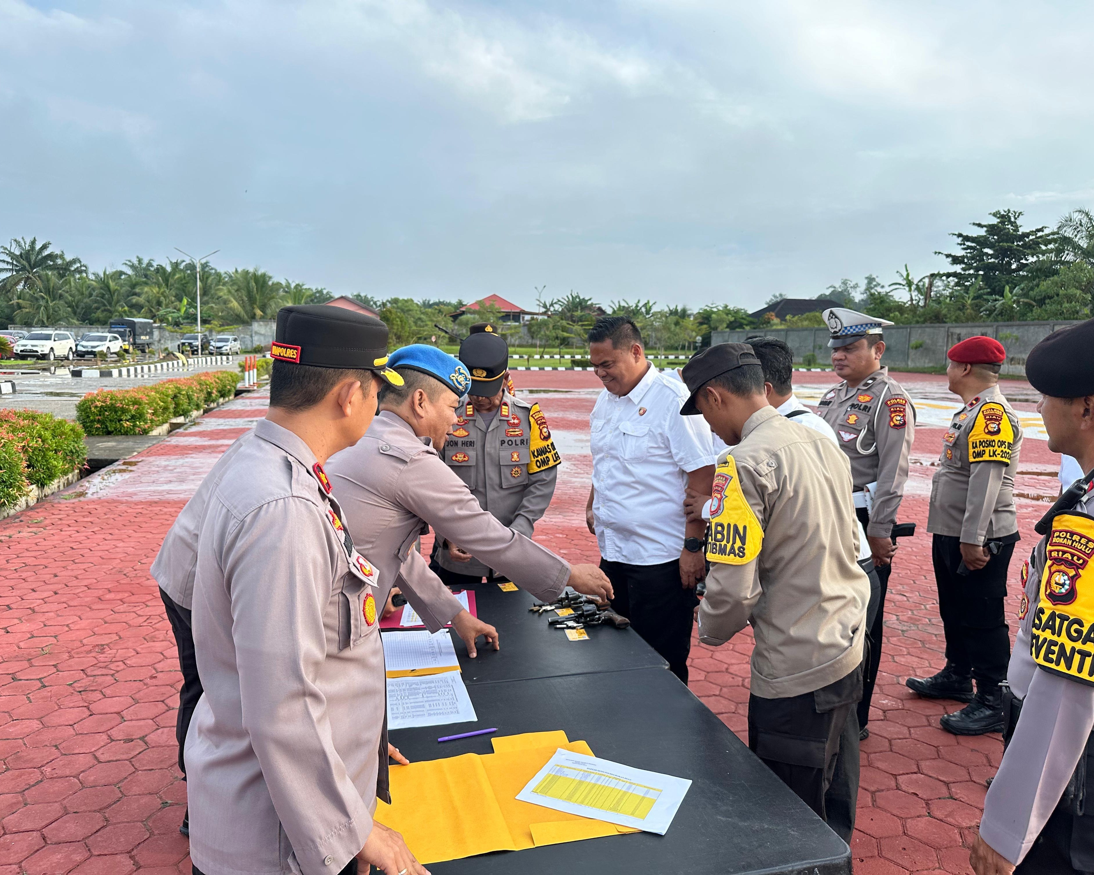 Polres Rokan Hulu Gelar Apel Pemeriksaan Senjata Api dan Amunisi, Pastikan Kedisiplinan Anggota