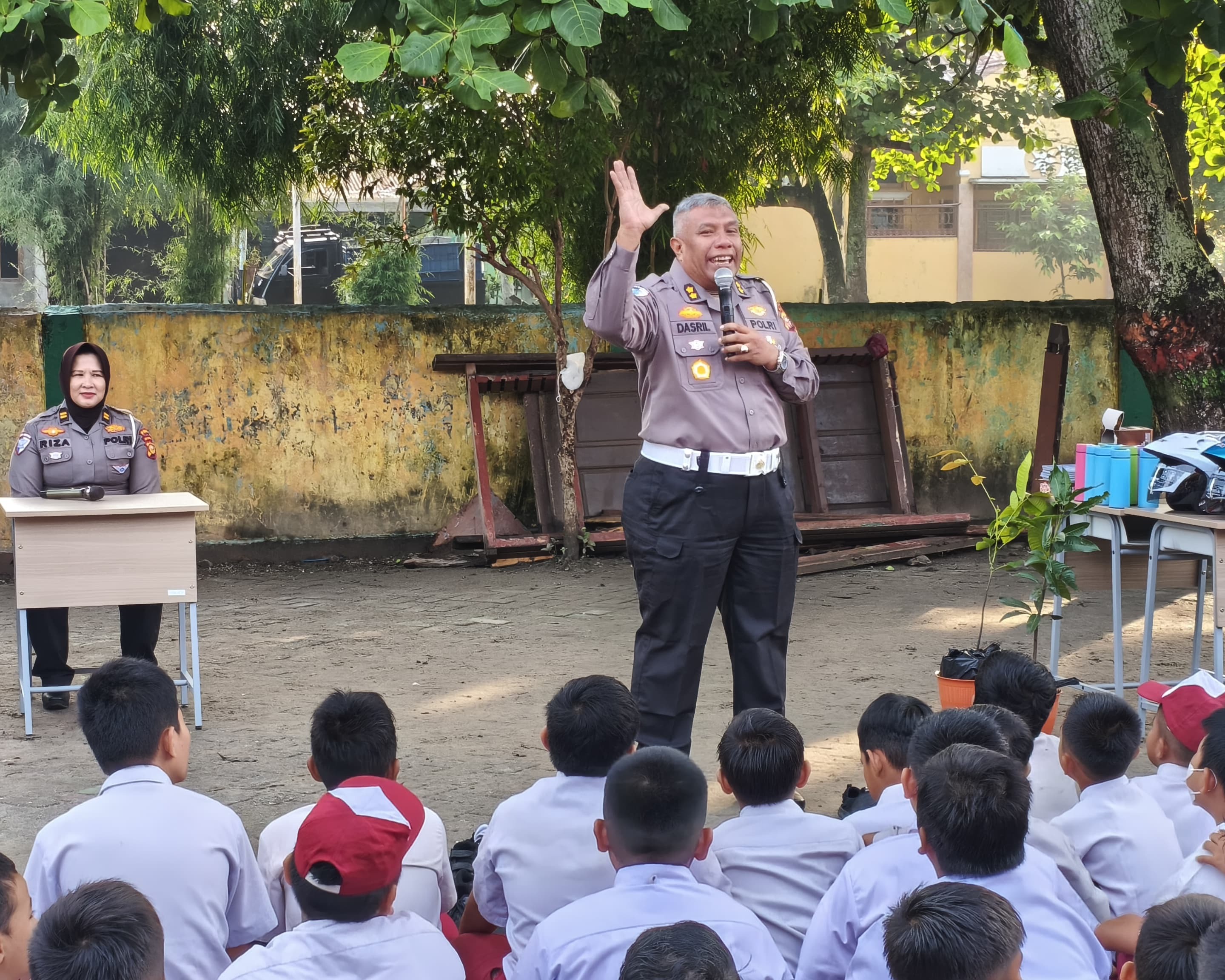 Tanamkan Disiplin Dan Cinta Lingkungan Sejak Dini, Ditlantas Polda Riau Gencarkan Police Goes To School Di SDN 171 Pekanbaru