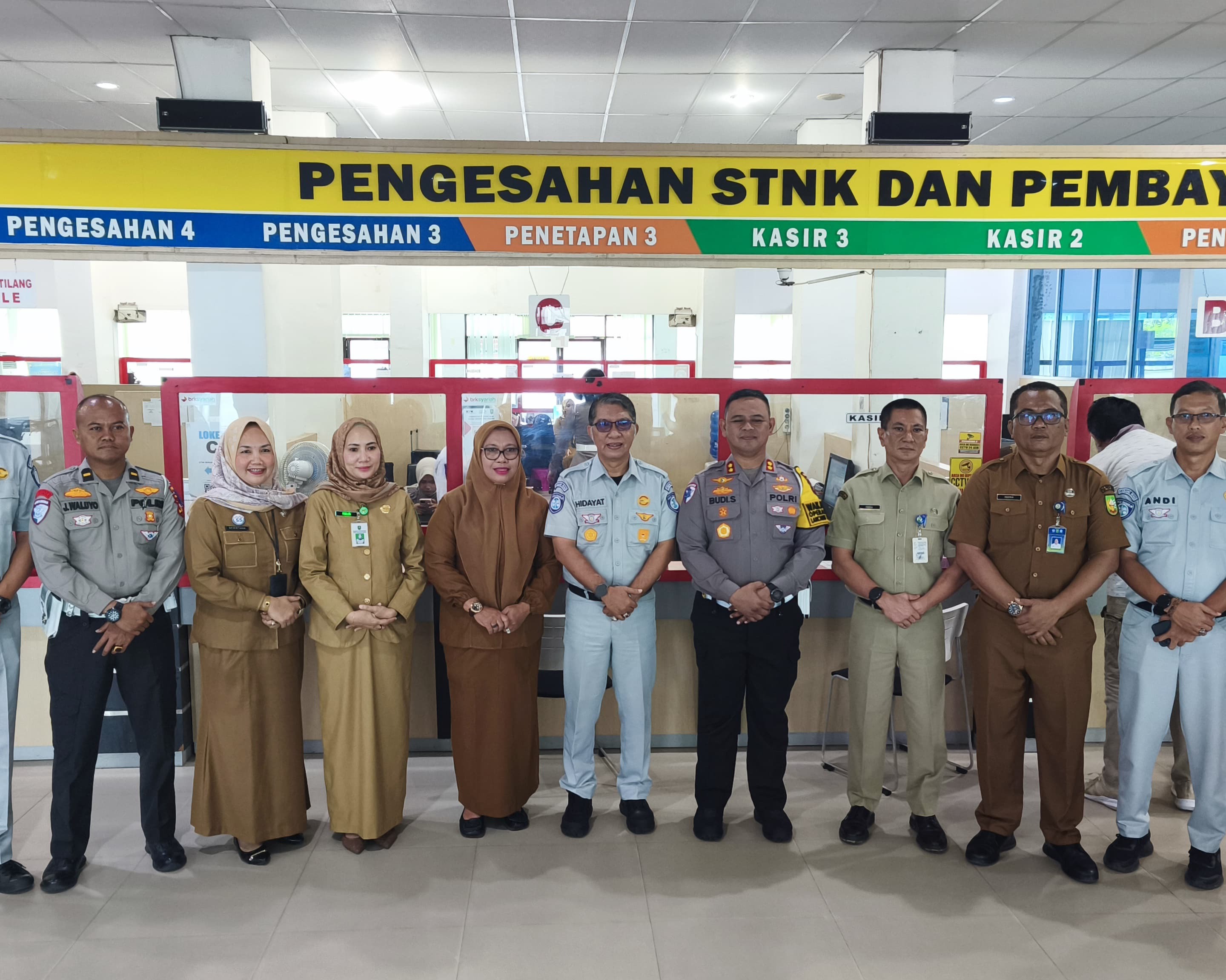 Dari Samsat Untuk Warga, Layanan Humanis Dan Green Policing Warnai Pelaksanaan Operasi Zebra Lancang Kuning 2025