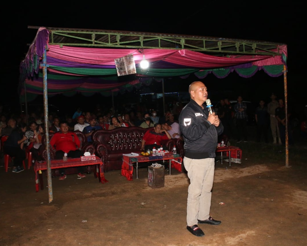 Kunker Di Kecamatan Pangaribuan Bupati Taput Menikmati Malam Bersama Masyarakat Dusun Sibudil