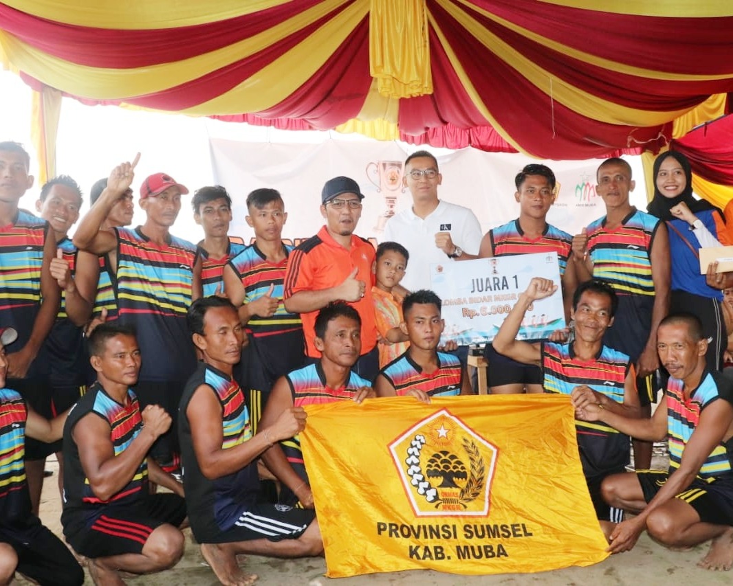 Tim Dayung Kayuara Bawa Pulang Piala Bergilir Lomba Bidar MKGR Cup 2019