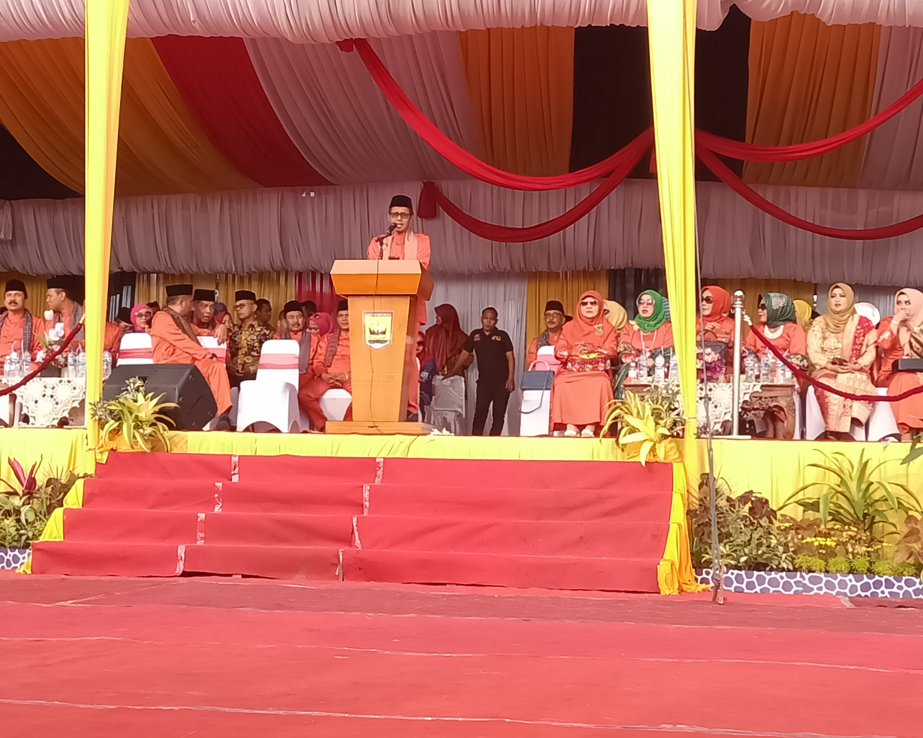 RIbuan Masyarakat Hadiri Pesona Hoyak Tabuik 2019 di Pariaman