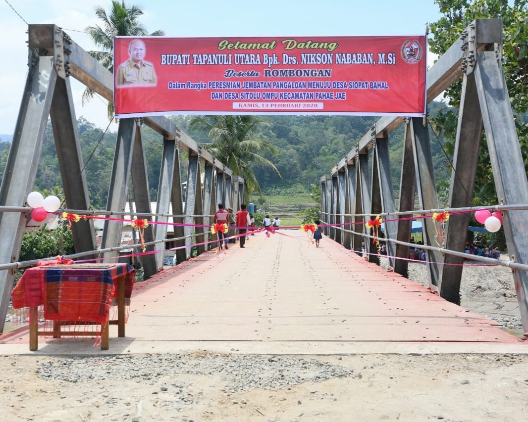 Bupati Taput Meresmikan Jembatan Onan Joro Desa Siopat Bahal Kecamatan Pahae Jae