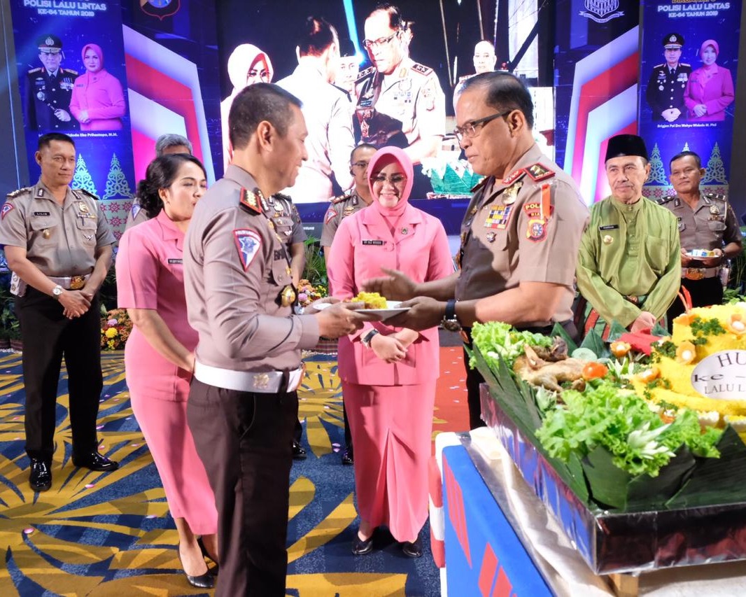 Kapolda Riau Hadiri Syukuran Memperingati HUT Polantas Bhayangkara Ke 64 Tahun 2019