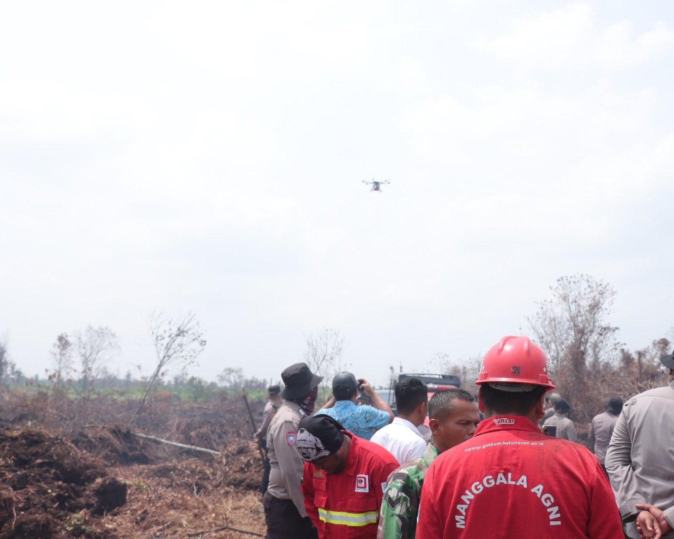 Teknologi Jadi Kunci: Polri Uji Drone Pemadam Api di Lokasi Rawan Karhutla Kabupaten Kampar