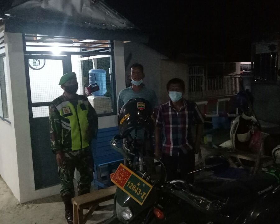 Pastikan Keamanan Wilayah Binaan, Babinsa Kodim 0301/PBR Lakukan Patroli dan Cek Pos Ronda