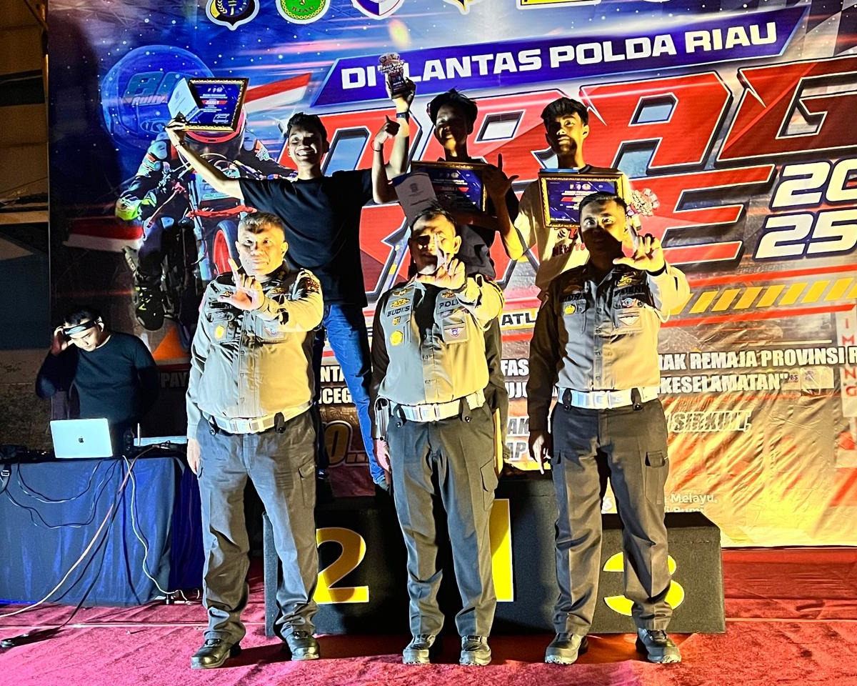 140 Pembalap Berlaga, Ribuan Penonton Padati Ajang Dragbike Sessions V Ditlantas Polda Riau