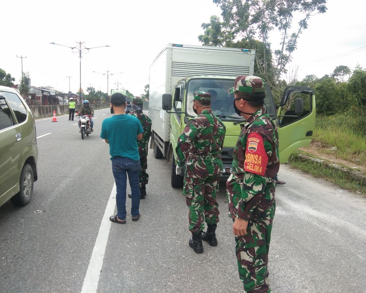 Hari Ke 4 Penerapan Pelaksanaan PSBB, Kodim 0301/Pekanbaru Lakukan Pengawasan Pos Perbatasan