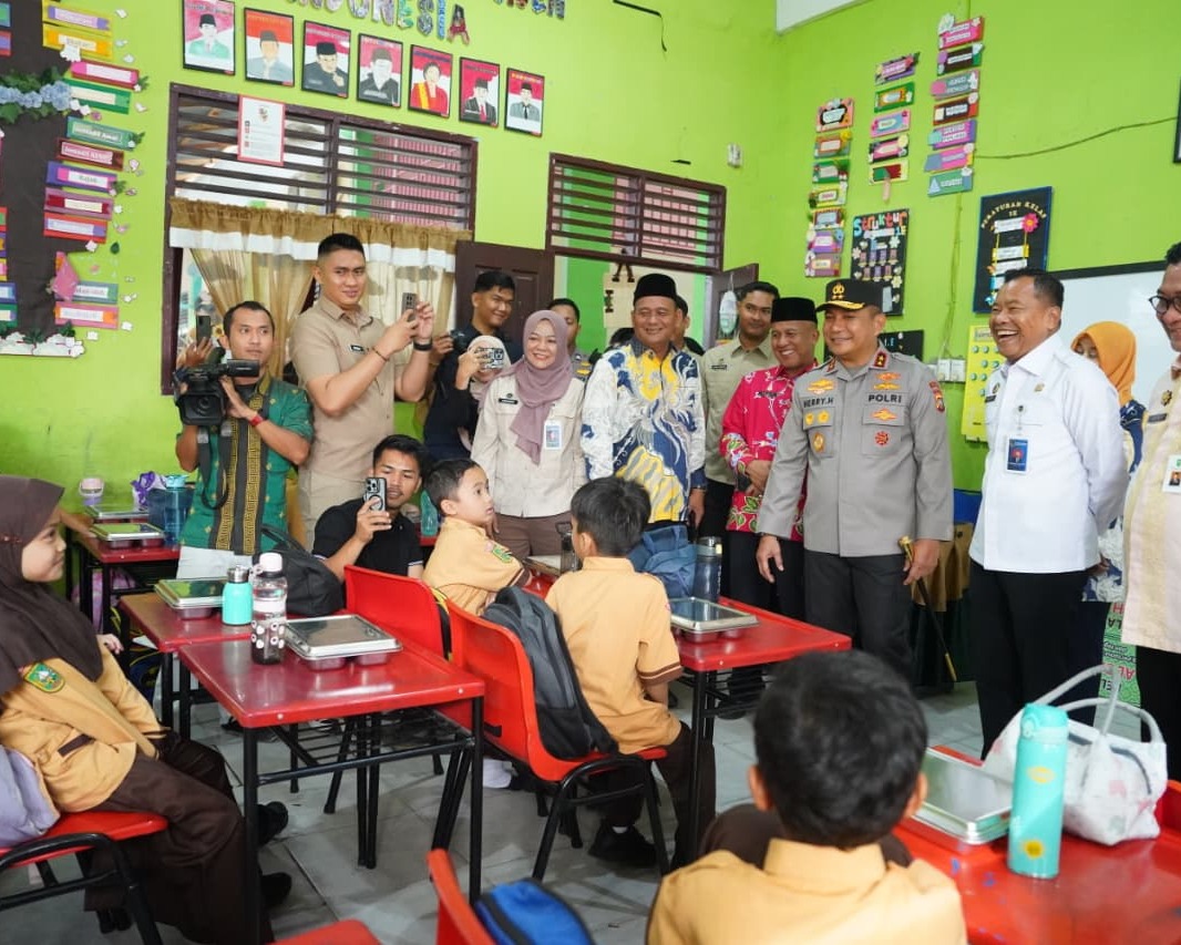 Satu Tahun Program MBG: Polda Riau Target 18 Dapur SPPG, 15 Sudah Operasi