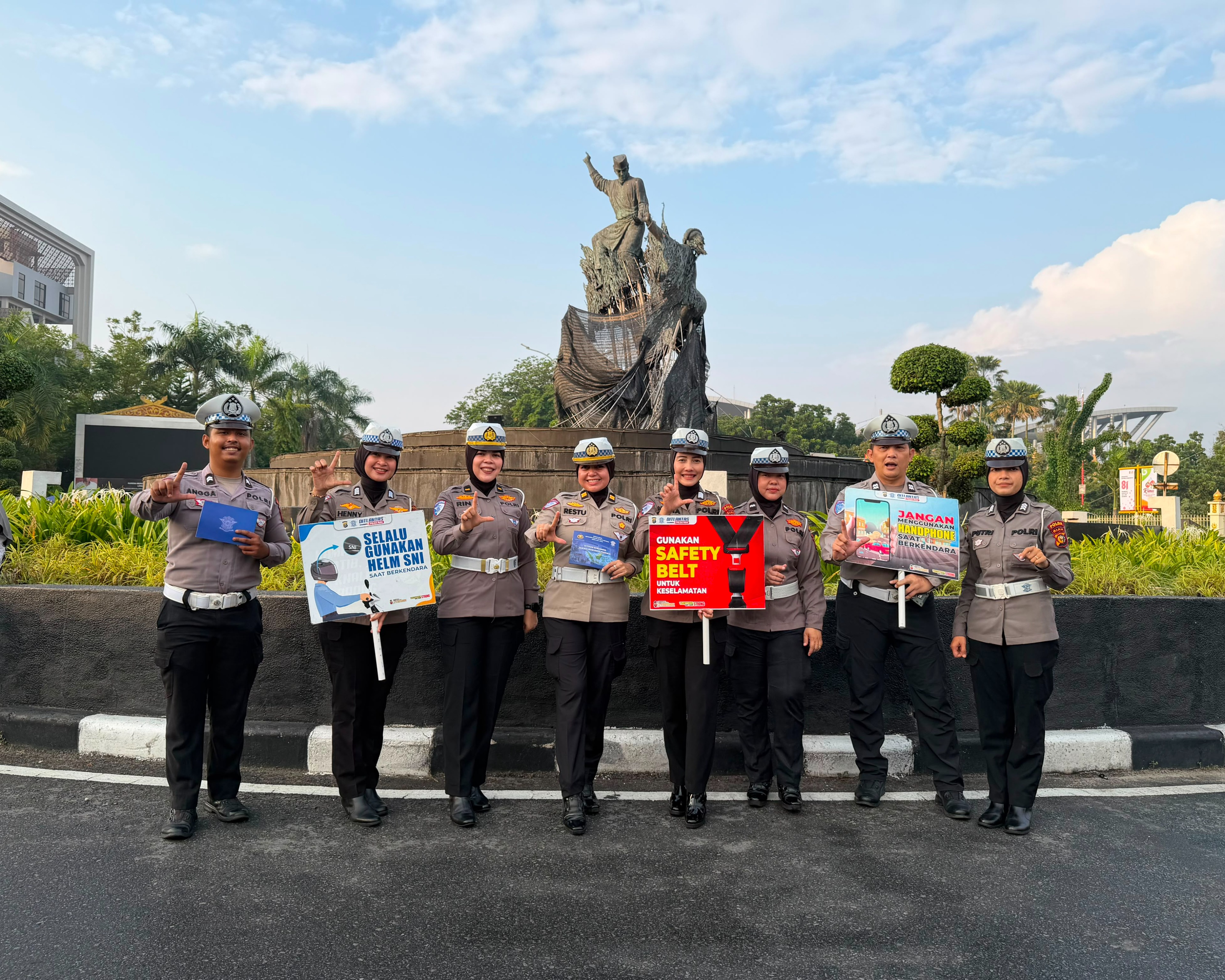 Polantas Karib Hadir, Edukasi Keselamatan Berlalu Lintas Warnai Car Free Day Pekanbaru