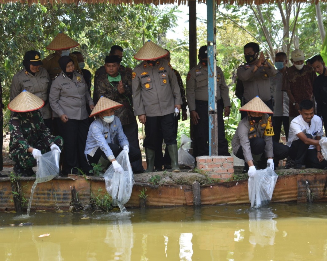 Wakapolresta Pekanbaru Resmikan Kampung Tangguh Nusantara Gerakan Jaga Kampung Kelurahan Industri Tenayan Raya