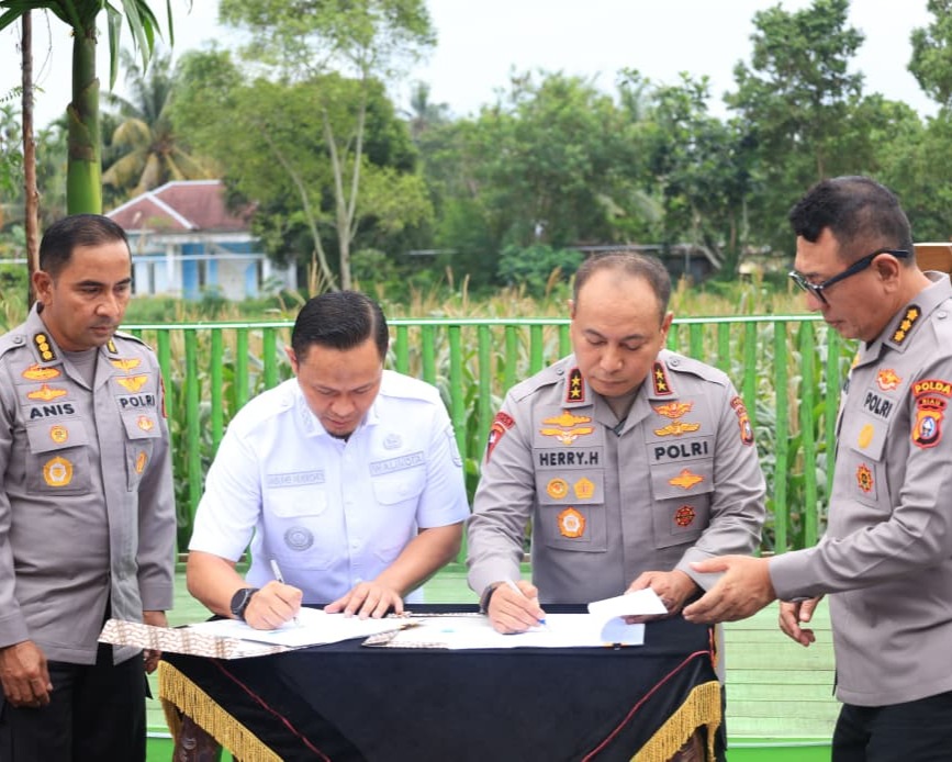 Kapolda Riau Resmikan Program 'Tabung Harmoni Hijau'