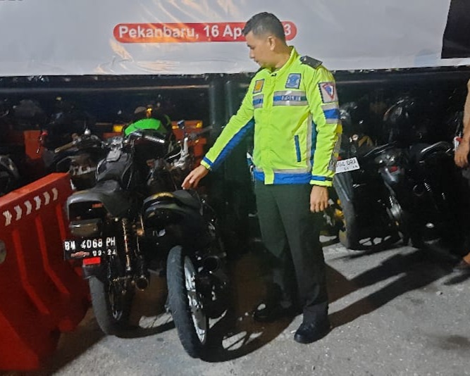 Antisipasi Gangguan Kamtibmas Serta Balap Liar, Polresta Pekanbaru Bersama Polsek Jajaran Gelar Blue Light Patrol dan Amankan 29 Unit Sepeda Motor