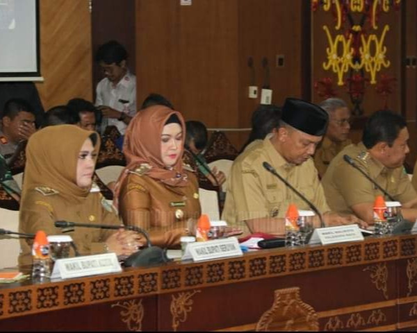 Gubernur Kalimantan Tengah Pimpin Rakor Evaluasi Penanganan Bencana Kebakaran Hutan dan Lahan 