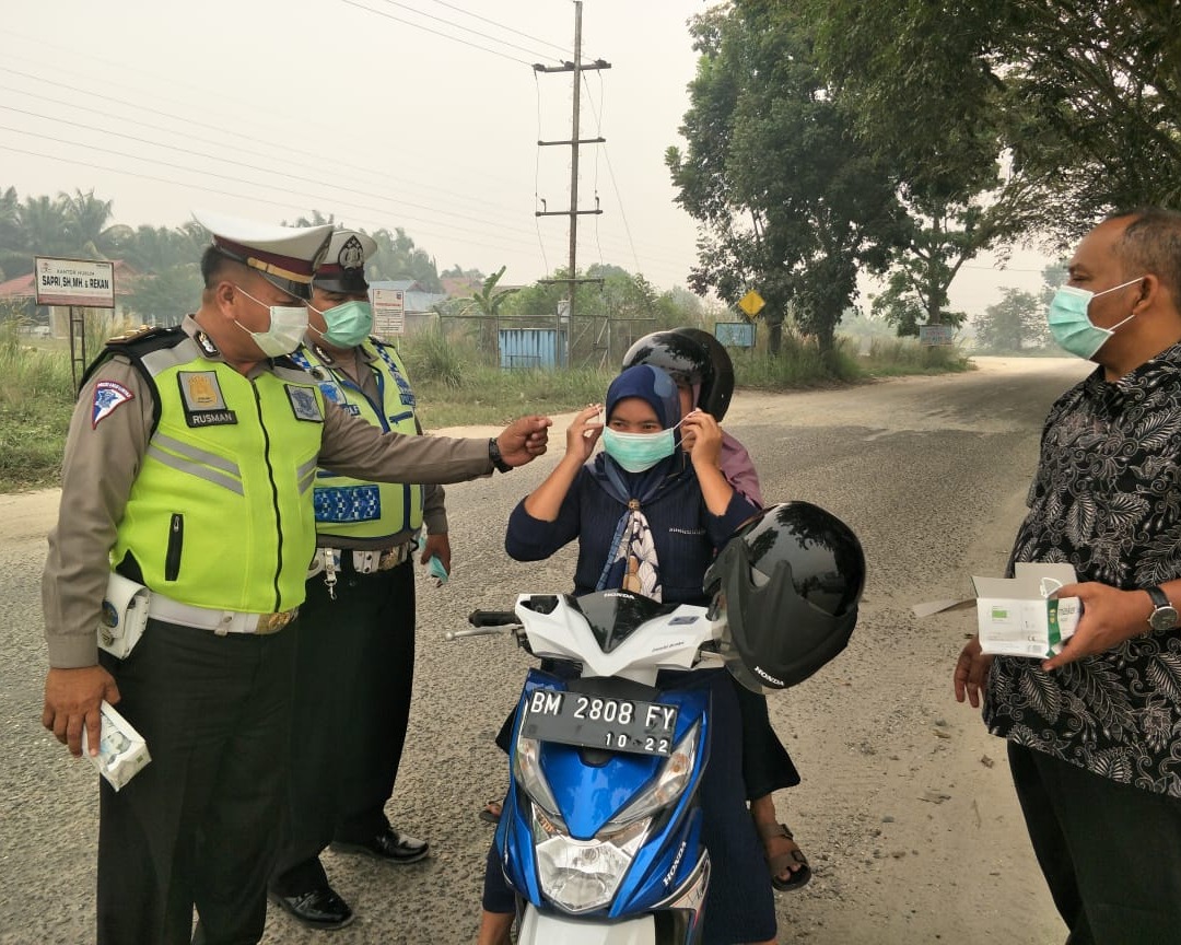 Satlantas Polres Kampar bersama Polsek Tapung Taja Pengobatan Gratis Jelang HUT Polantas Ke 64