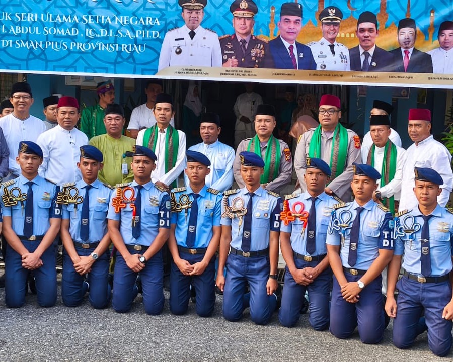 Silaturahmi dan Inspirasi, Kapolres Kampar Ikuti Tabligh Akbar Ustadz Abdul Somad di SMAN Plus Riau