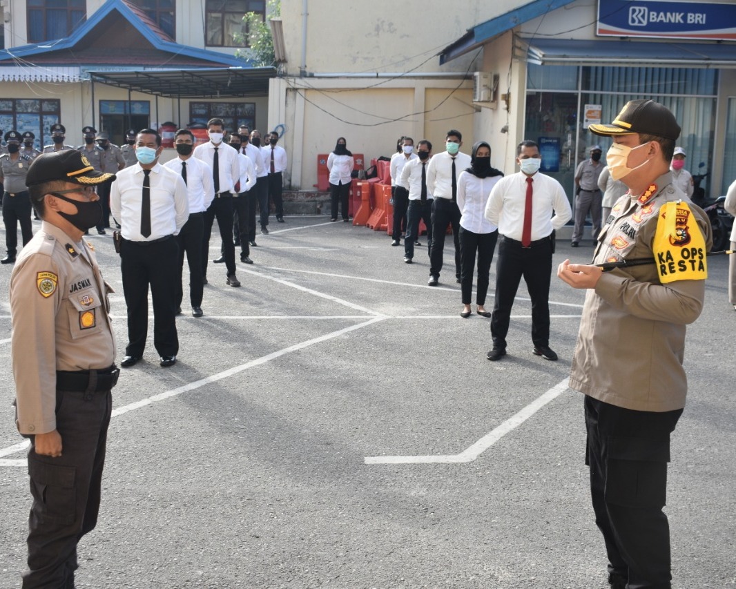 Polresta Pekanbaru Gelar Upacara Korp Raport Kenaikan Pangkat Dan Sertijab Dua Kapolsek