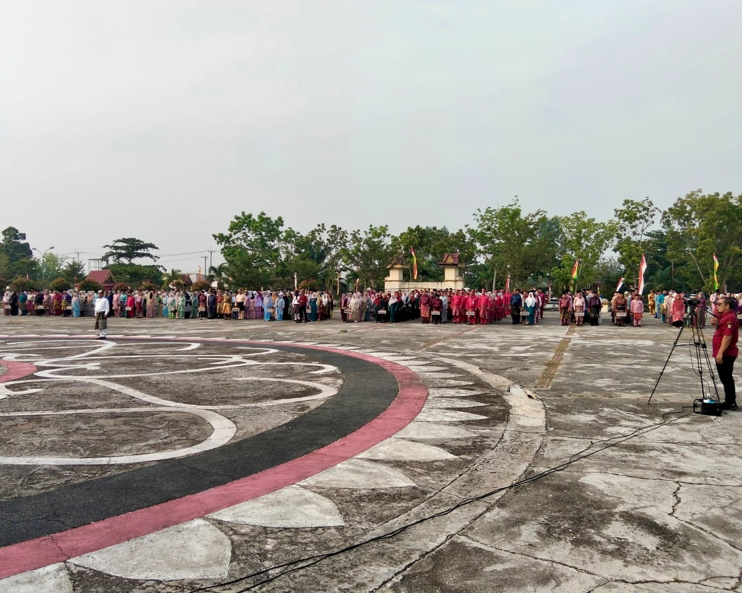 Wabup Husni Thamrin Pimpin Upacara HUT Provinsi Riau Ke-69 di Lapangan Kantor Bupati Pelalawan
