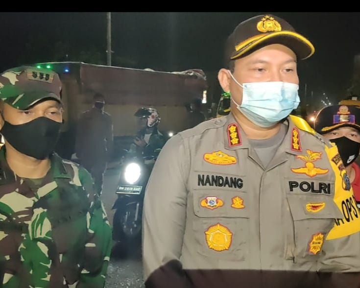 Dandim 0301/Pekanbaru Bersama Kapolresta Ikuti Apel Gabungan Dalam Rangka Patroli Penerapan PSBB Di Wilayah Kota Pekanbaru