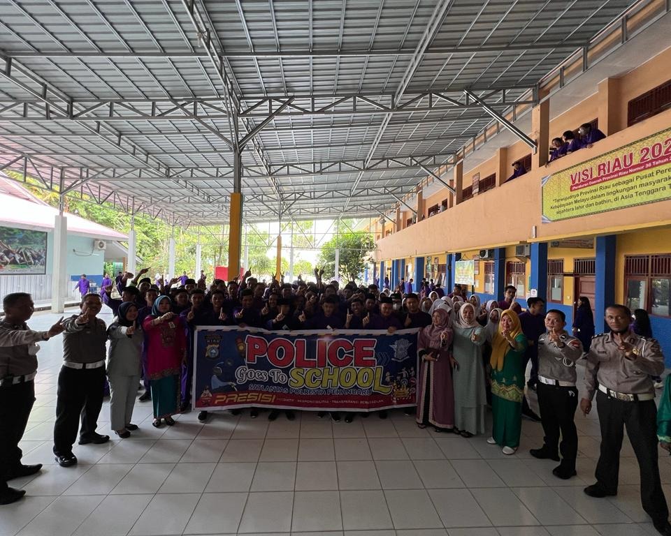 Kunjungi SMA Negeri 12 Pekanbaru, Satlantas Polresta Sampaikan Bahaya Balap Liar
