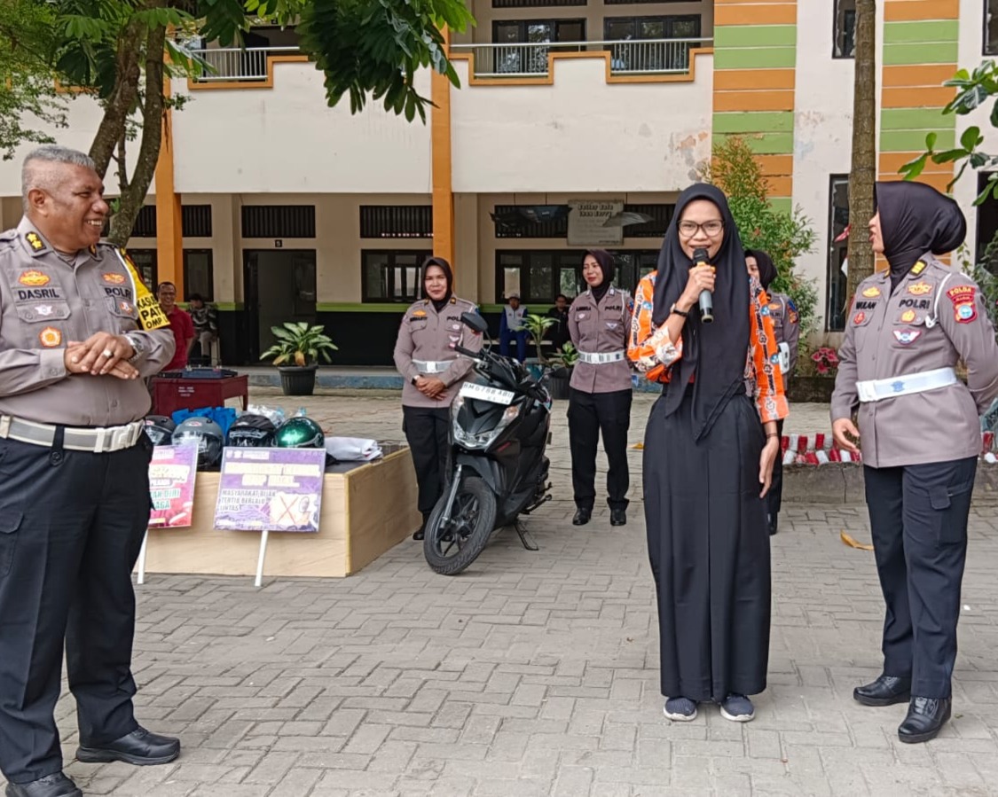 Program Police Goes To School, Tim Cooling System Ditlantas Polda Riau Ajak Generasi Z Sukseskan Pilkada Riau 2024