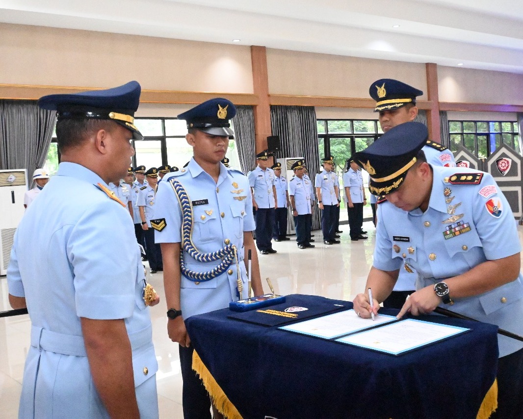 Tongkat Komando Diserahterimakan, Lanud HNM Punya Komandan Baru