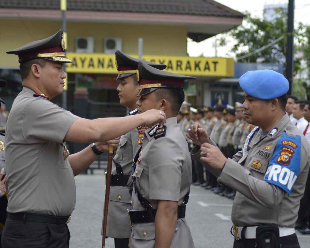 Kapolresta Pekanbaru Pimpin Upacara Serah Terima Jabatan Kapolsek Payung Sekaki