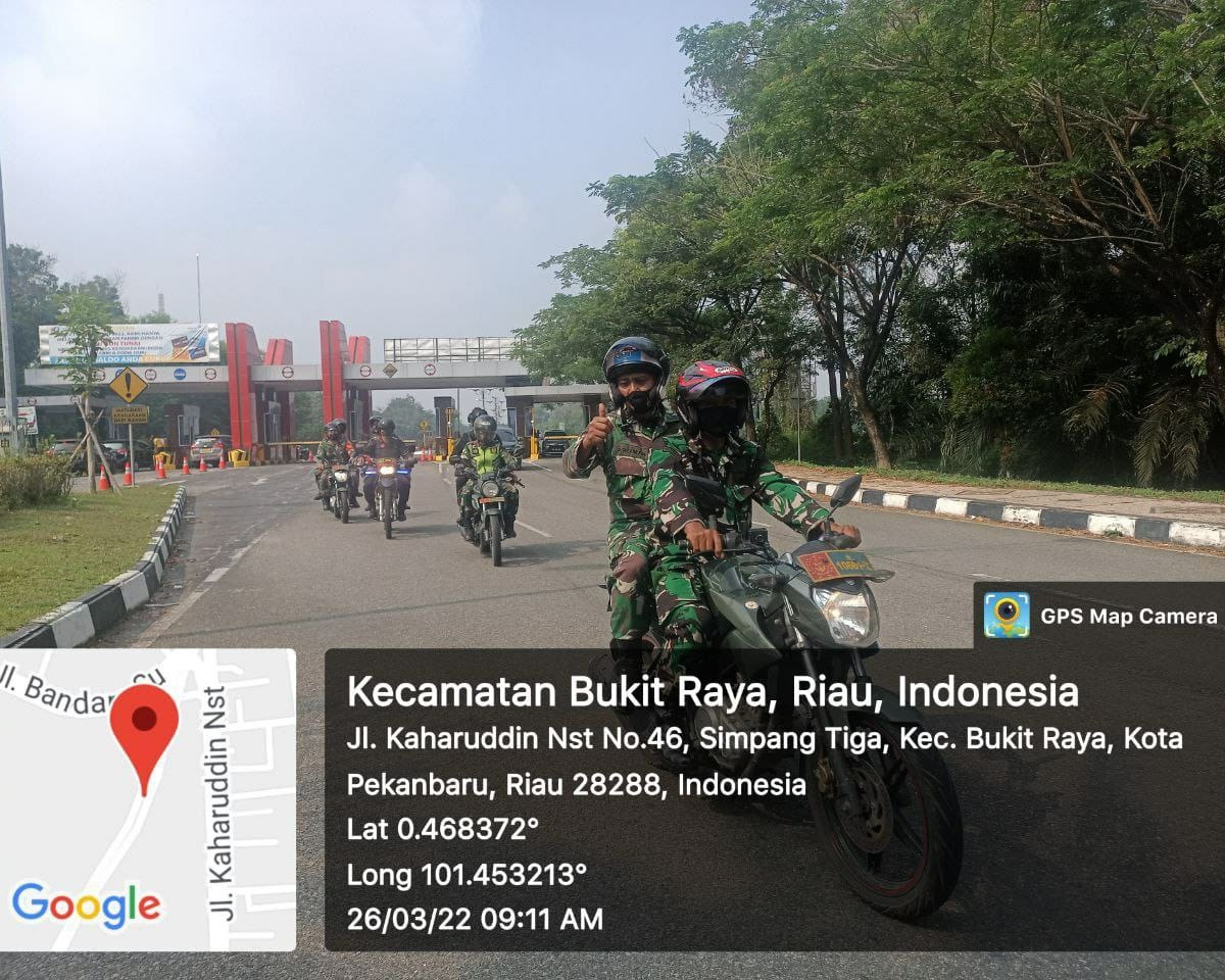 Personil Kodim 0301/PBR Bersama Satuan Brimob Polda Riau Laksanakan Patroli Gabungan Sepeda Motor Guna Pengamanan Serta Penegakan Prokes