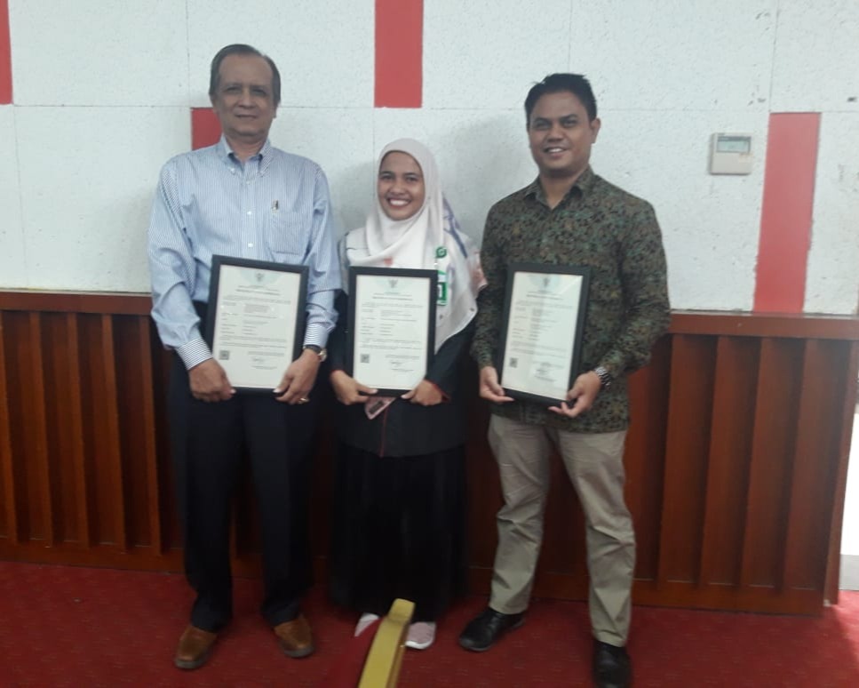 Tiga Orang Dosen Jurusan TIP UNAND Terima Sertifikat Paten Granted