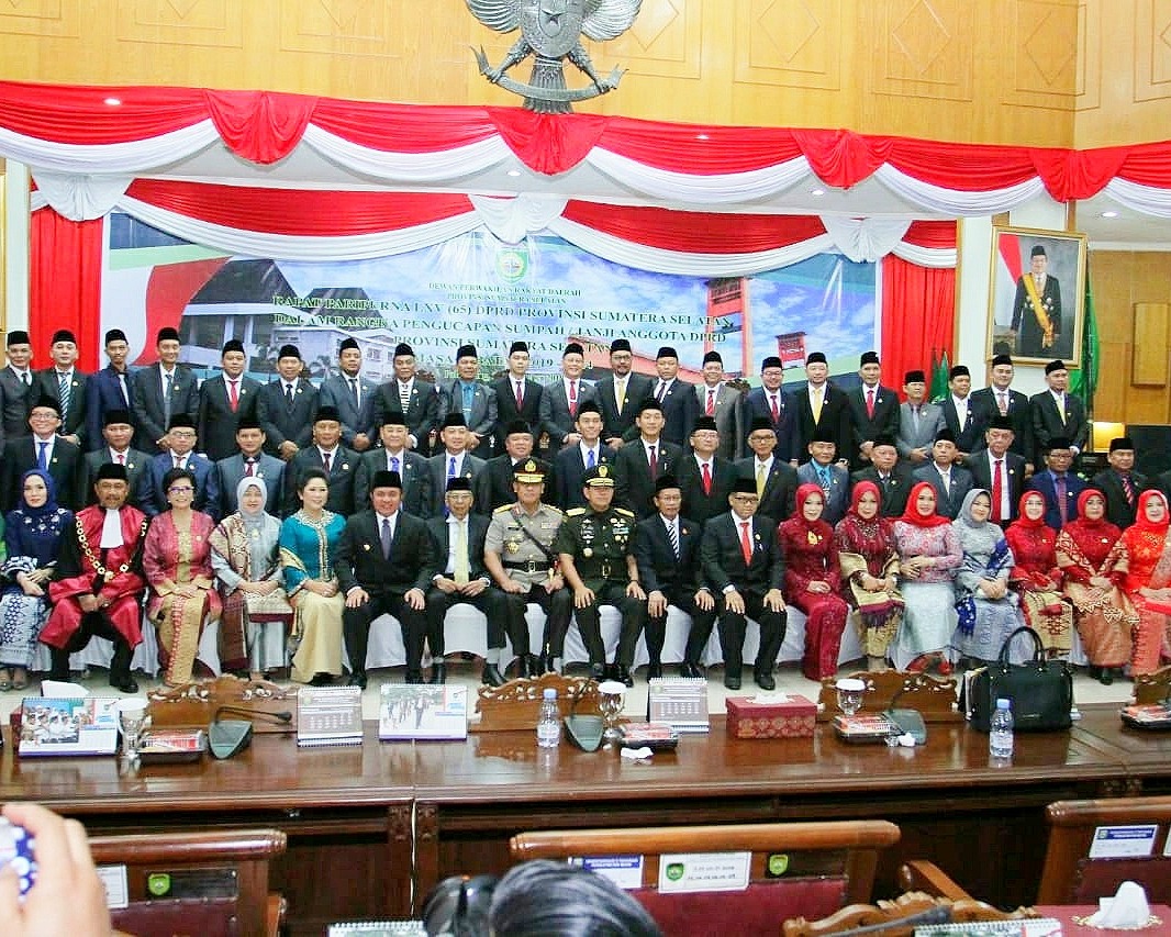 Wabup Muba Beni Hernedi Hadiri Pelantikan Anggota DPRD Sumsel