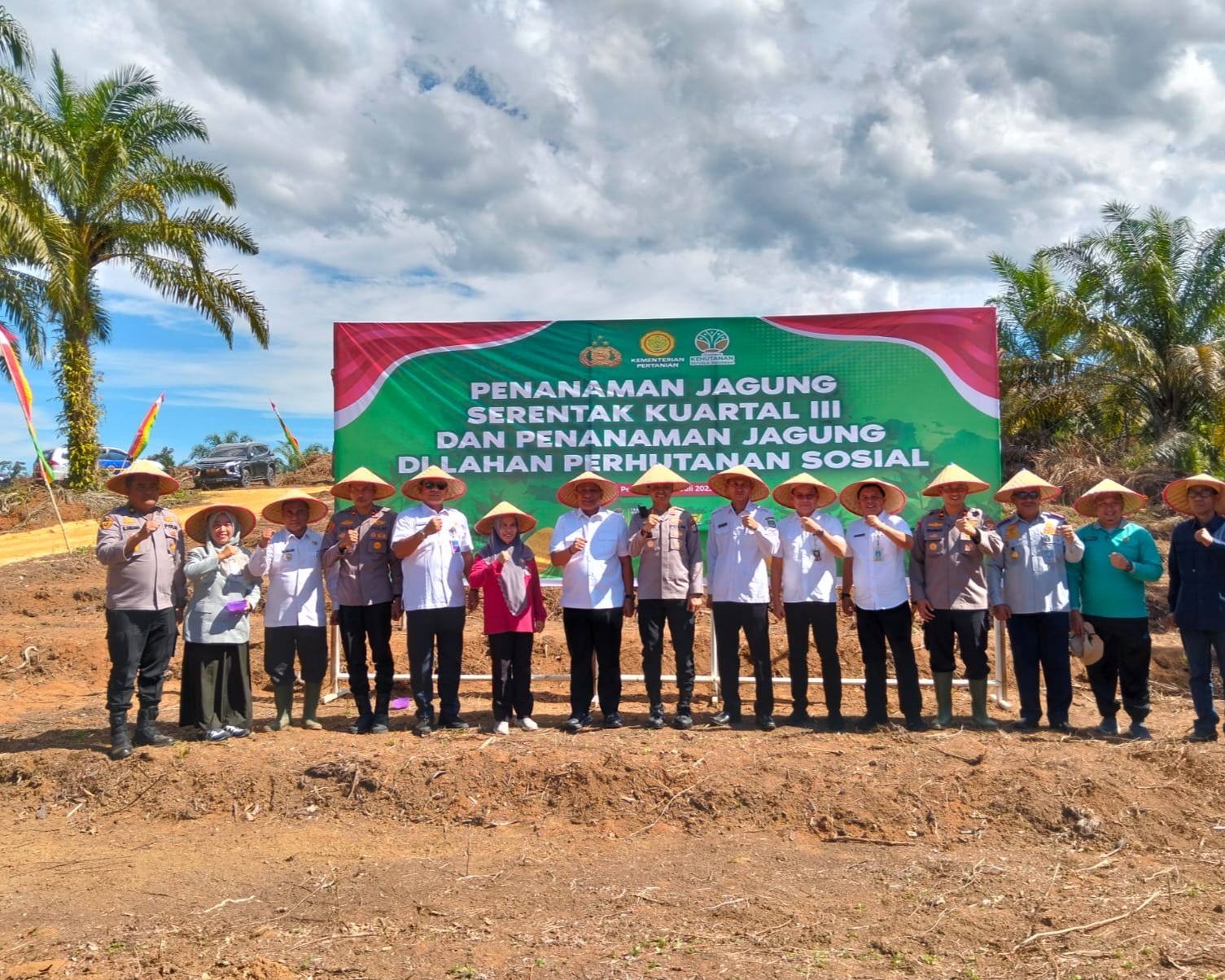 Dukung Program Ketahanan Pangan Nasional, Polres Rohul Gelar Penanaman Jagung Serentak Kuartal III