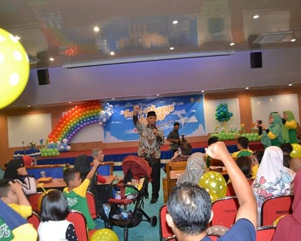 Wako Padang Mahyeldi Motivasi Anak - Anak Penderita Kanker 