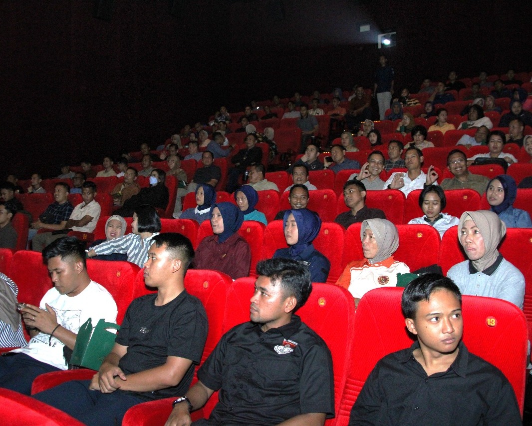 Maknai Nilai Perjuangan dan Kebangsaan, Panglima Ajak Personel Koopsud I Nonton Bareng Film 'Believe'