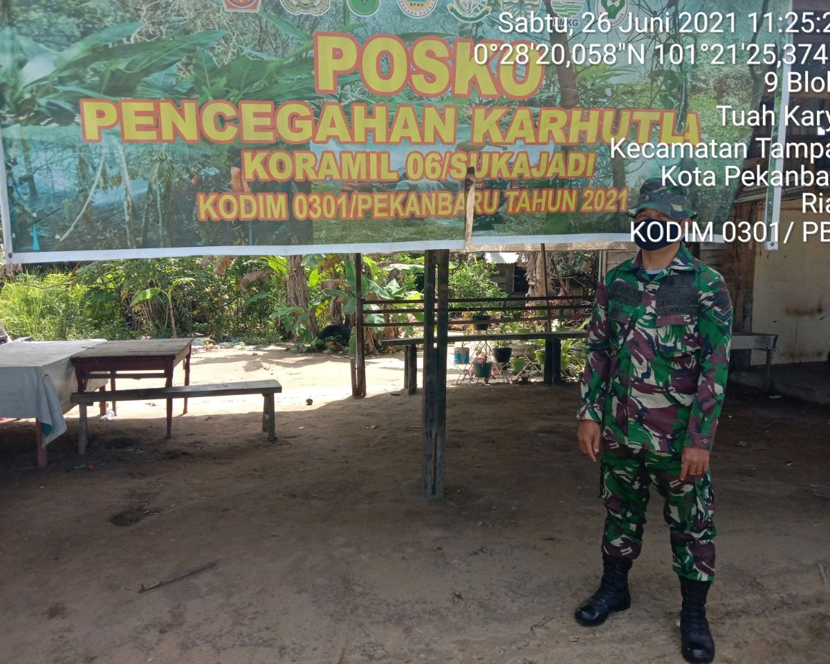 Antisipasi Karhutla, Babinsa Kodim 0301/PBR Laksanakan Patroli dan Sosialisasi Cegah Karhutla di Kelurahan Air Putih