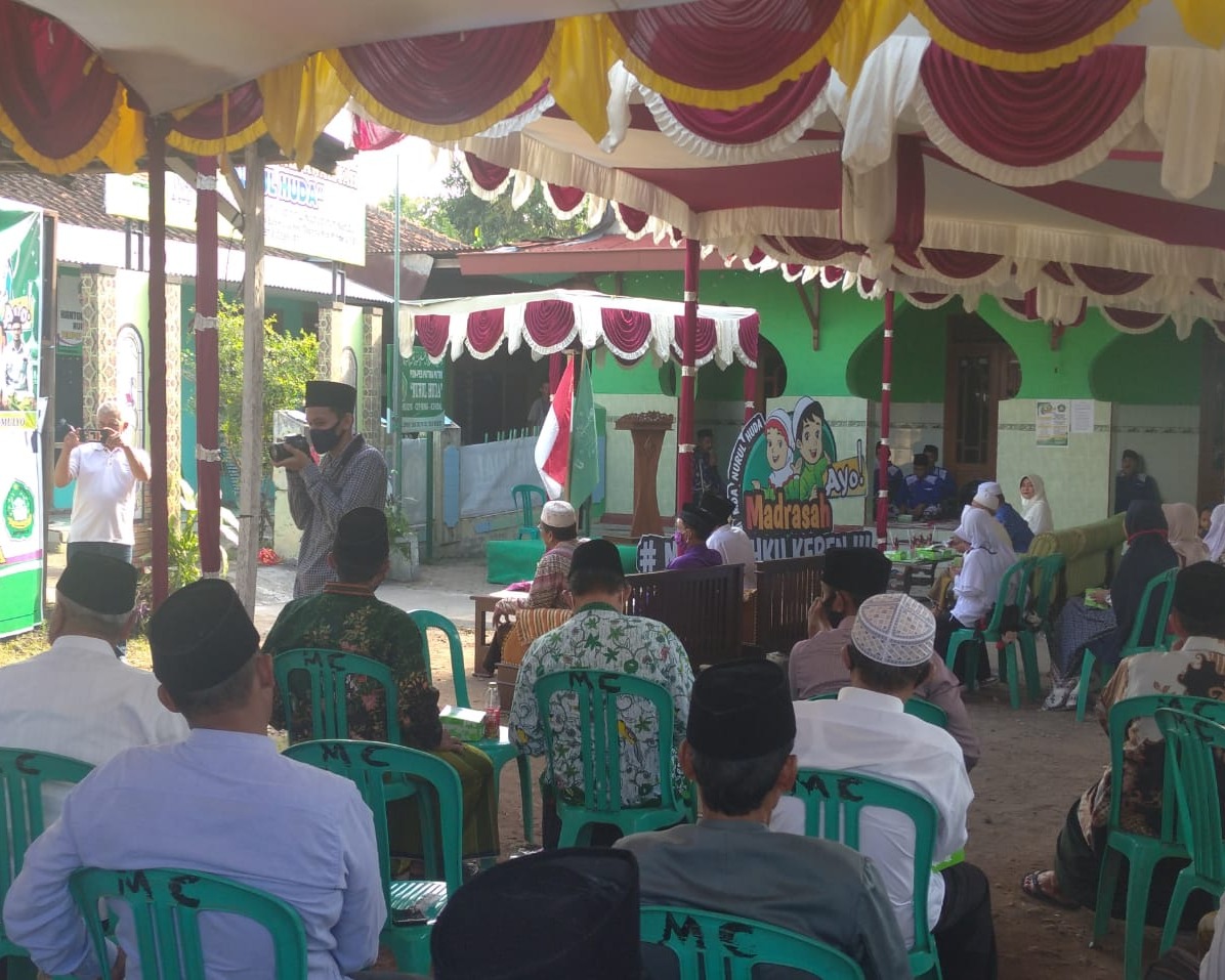 Ponpes Nurul Huda Launching MDA Secara Simbolis di Desa Botomulyo 