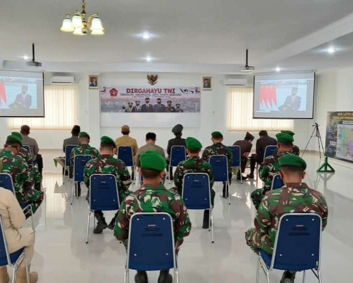 Dandim 0301/PBR Bersama Forkompinda Kota Pekanbaru Ikuti Upacara Memperingati Dirgahayu TNI Ke-76 Secara Virtual