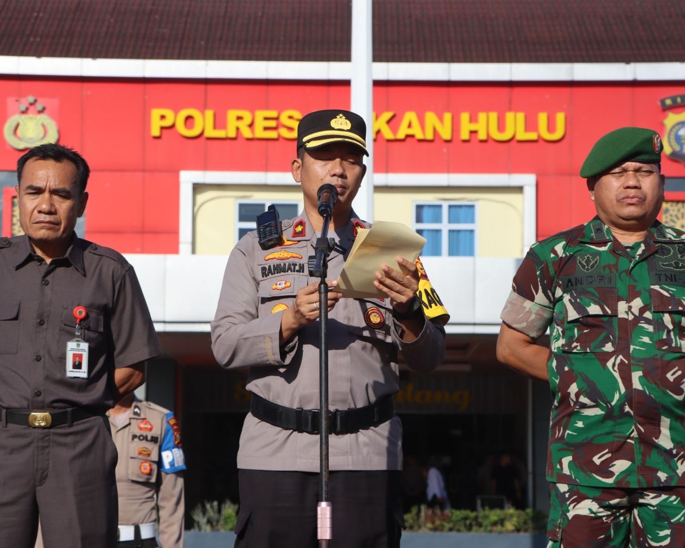Polres Rokan Hulu Gelar Apel Pasukan Operasi Lilin Lancang Kuning 2024 Untuk Pengamanan Hari Natal 2024 dan Tahun Baru 2025