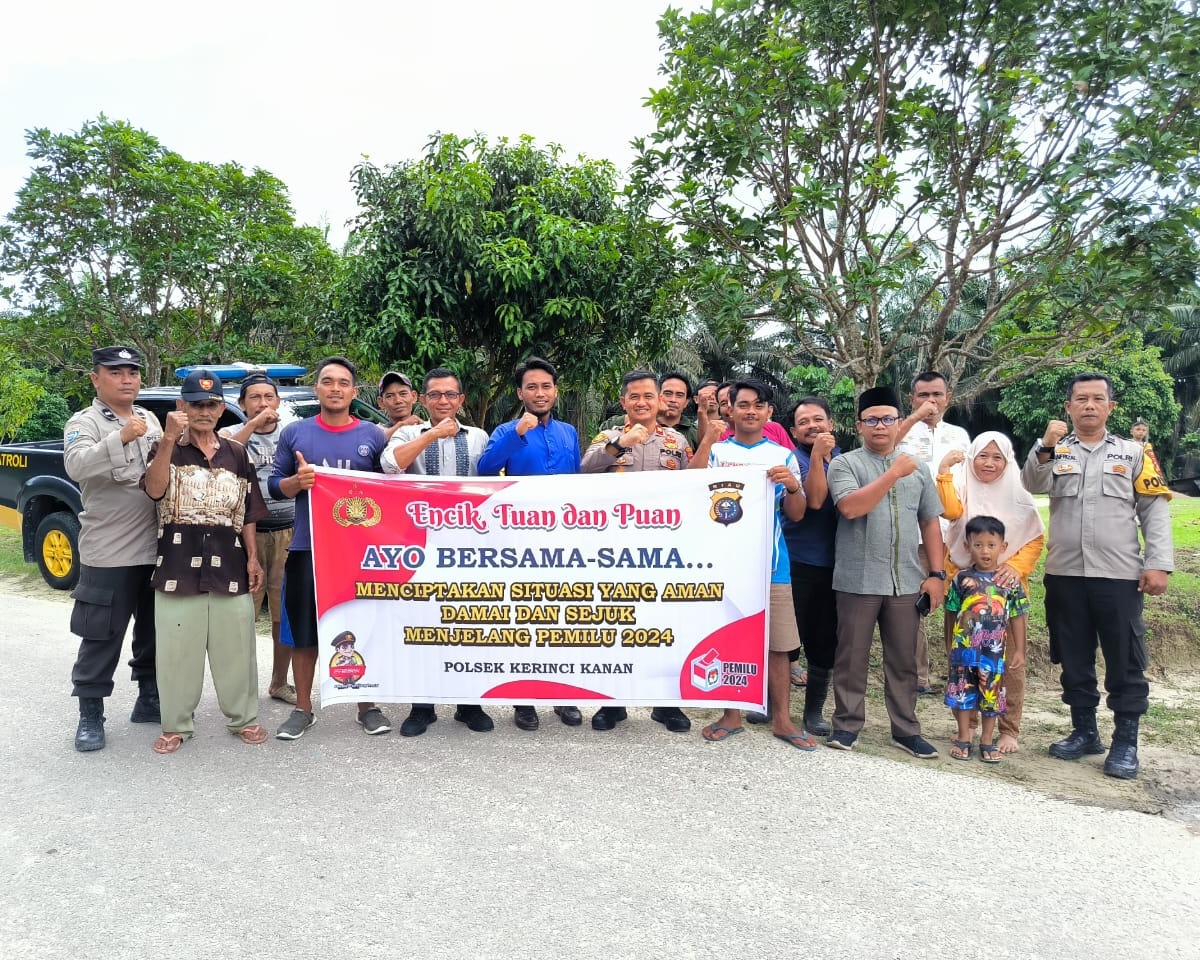 Tanpa Kenal Lelah Polsek Kerinci Kanan Polres Siak Temui Warga Sampaikan Pesan Pemilu Damai