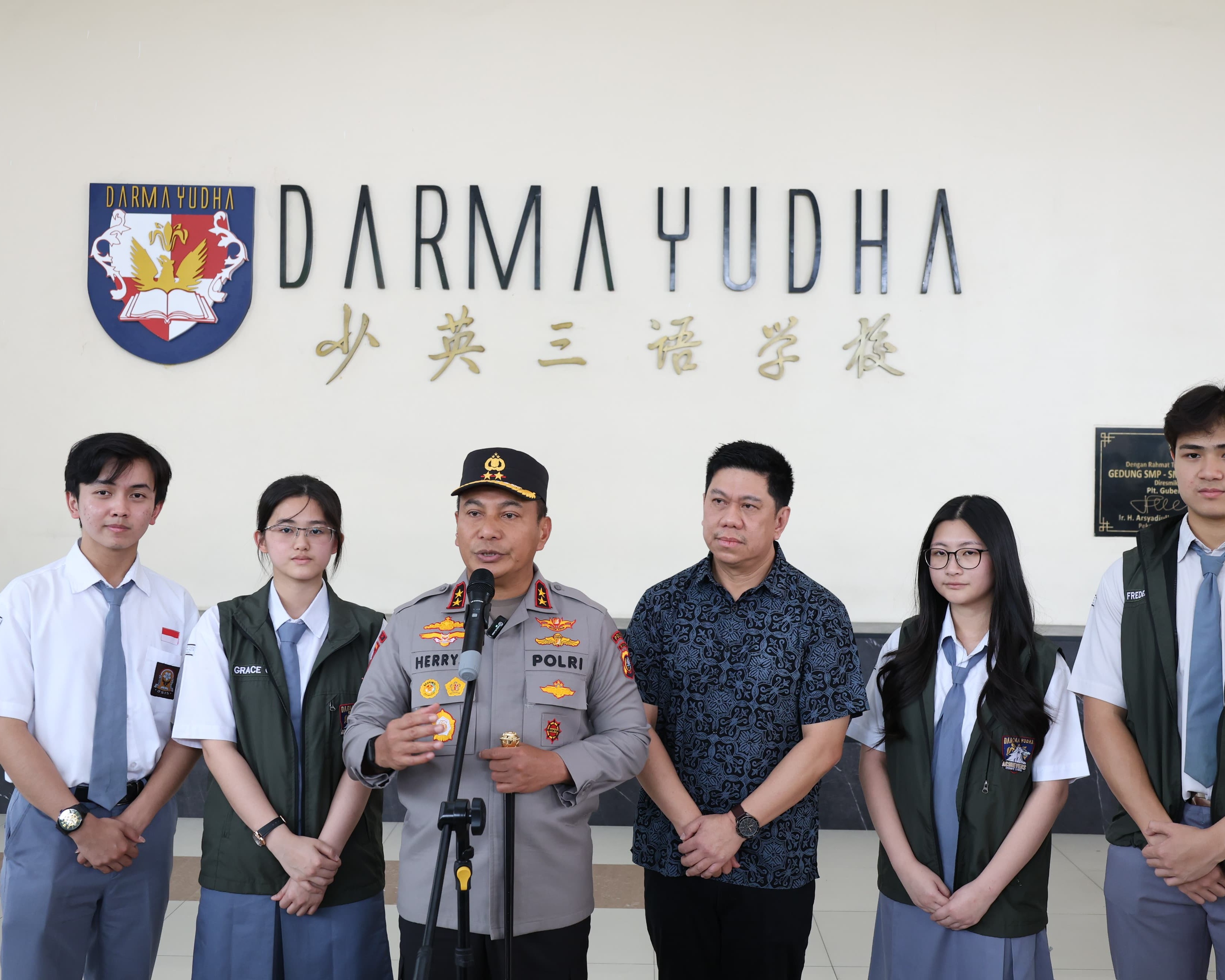 Turun Langsung Ke SMA, Kapolda Riau Ajak Pelajar Jadi Pelopor Green Policing