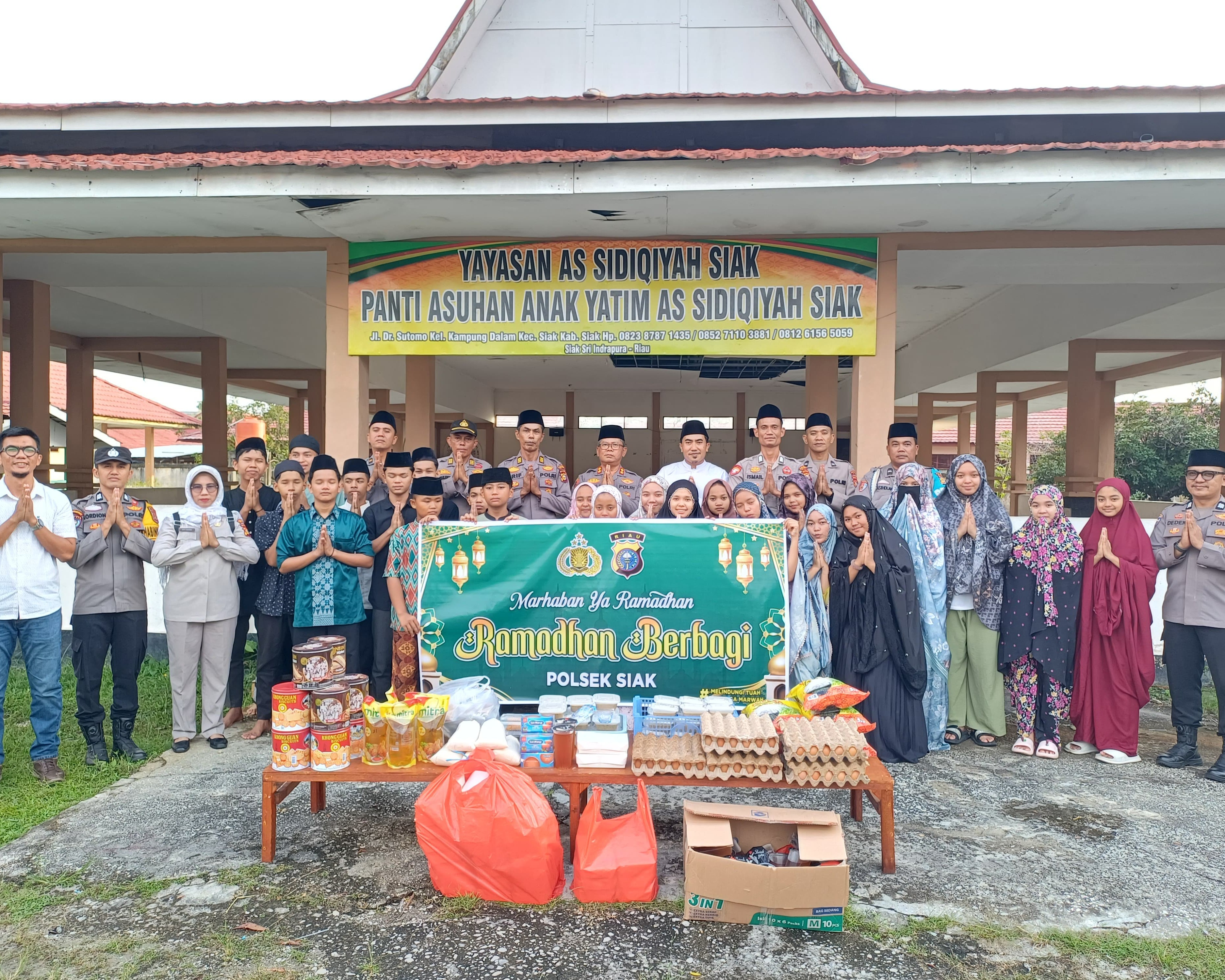 Polsek Siak Berbagi di Bulan Suci Ramadhan, 50 Paket Buka Puasa dan Sembako Disalurkan Ke Panti Asuhan