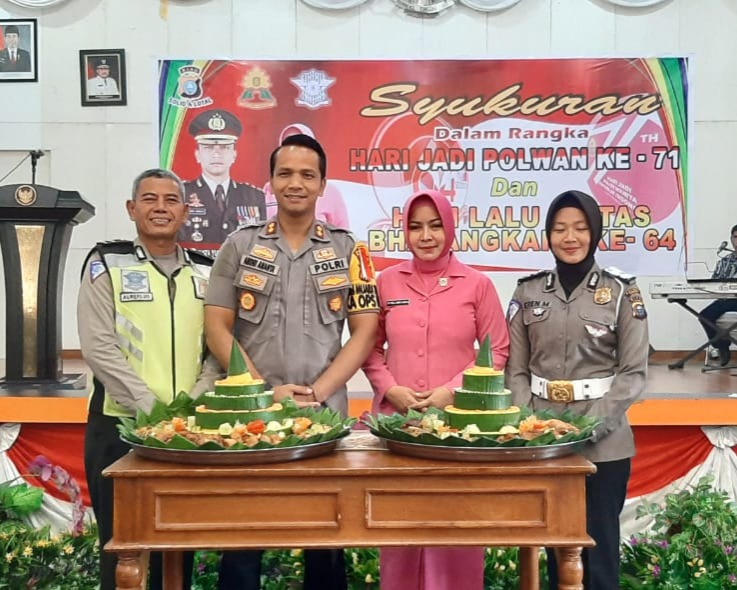 Polres Kampar Gelar Acara Syukuran HUT Polwan Ke 71 dan HUT Polantas Ke 64